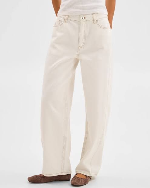 LILY LOVE BOUTIQUE white barrel jeans.  3