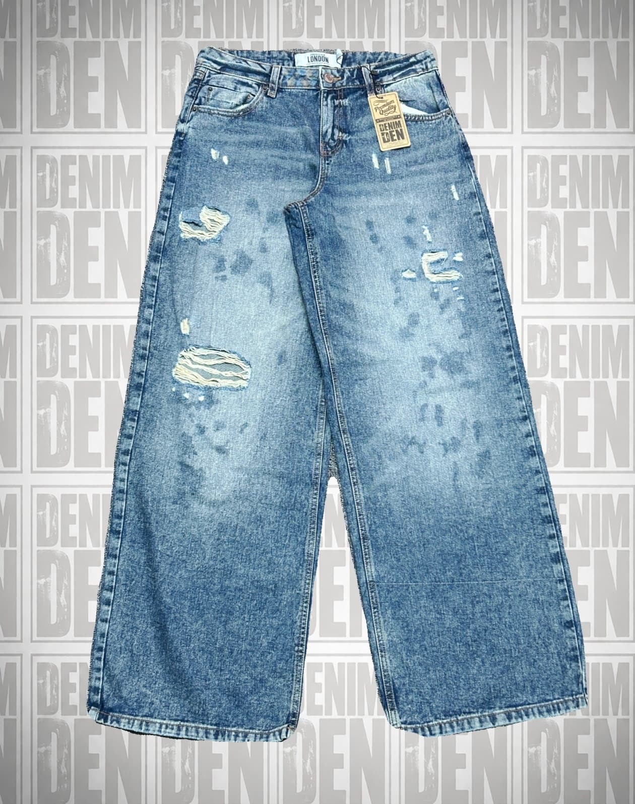 Ripped baggy jeans